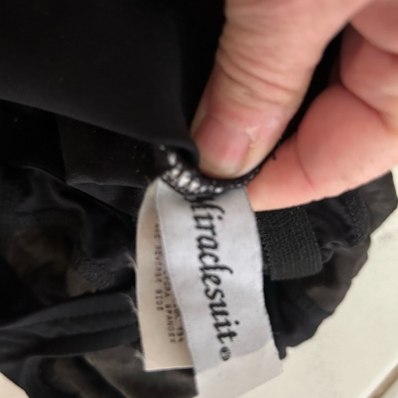 Miraclesuit Women’s Black and White Design One Piece - Picture 3 of 4